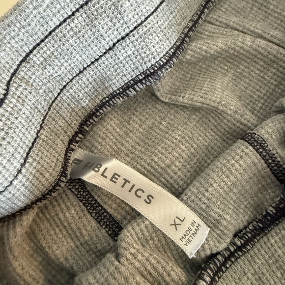 Fabletics Womens Go-To Waffle Knit Drawstring Gray Joggers Sweatpants Sz XL - Picture 8 of 9